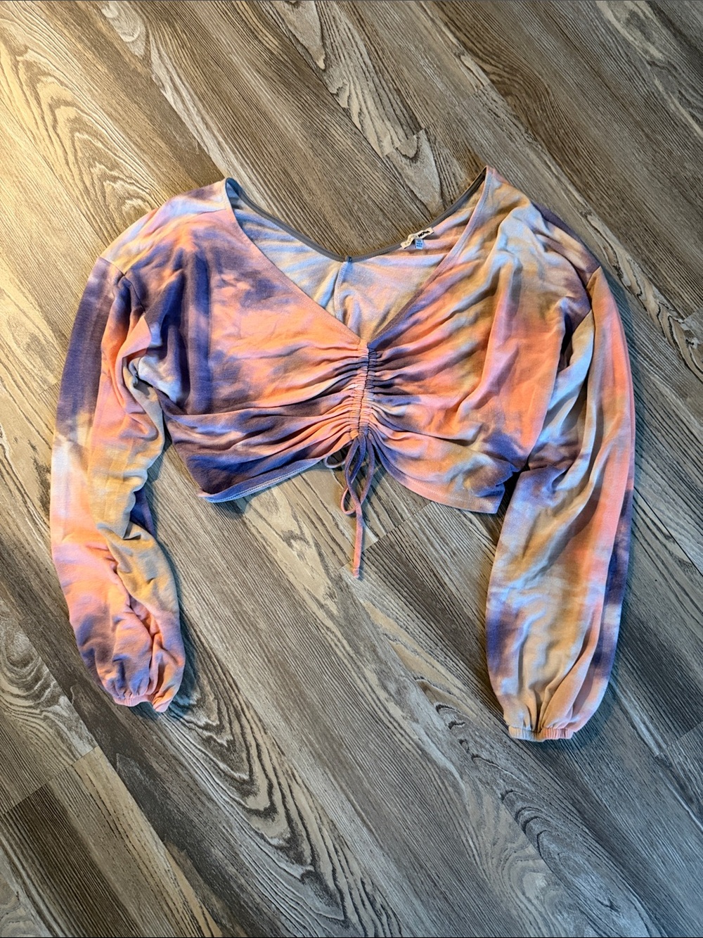 Fashion Nova Ruched Tie-Dye Long Sleeve Crop Top - Pink & Purple